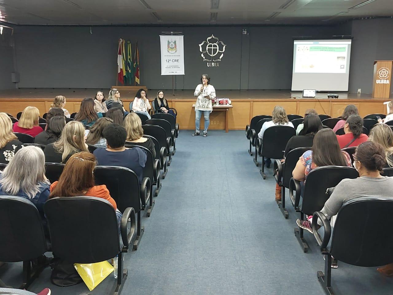 12ª CRE promove seminário sobre merenda escolar para mais de 250 profissionais na Ulbra