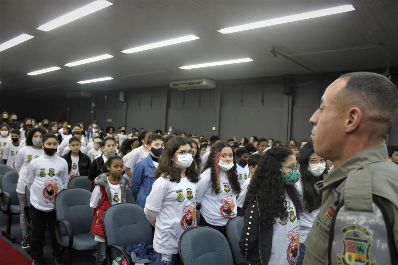 Brigada Militar forma quase 300 estudantes de Guaíba no Proerd