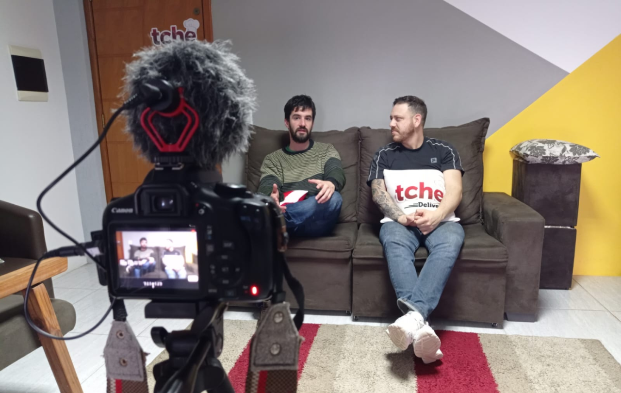 Empresário Rodrigo Baierle fala sobre futuros projetos do Tchê Delivery no Papo Guaibense; assista
