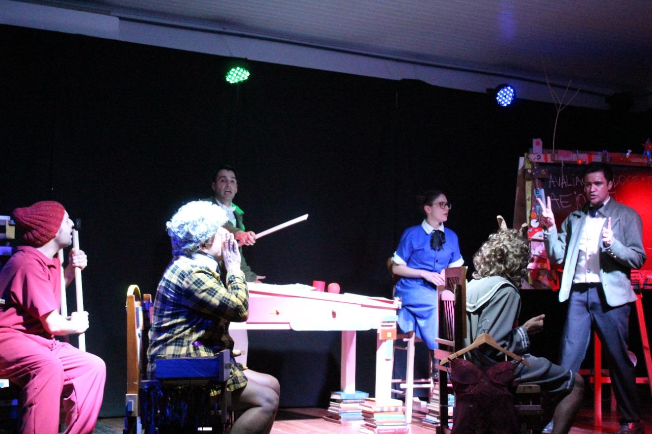 Grupo Realejo EnCena faz pré-estreia da peça de teatro Hospital-Bazar