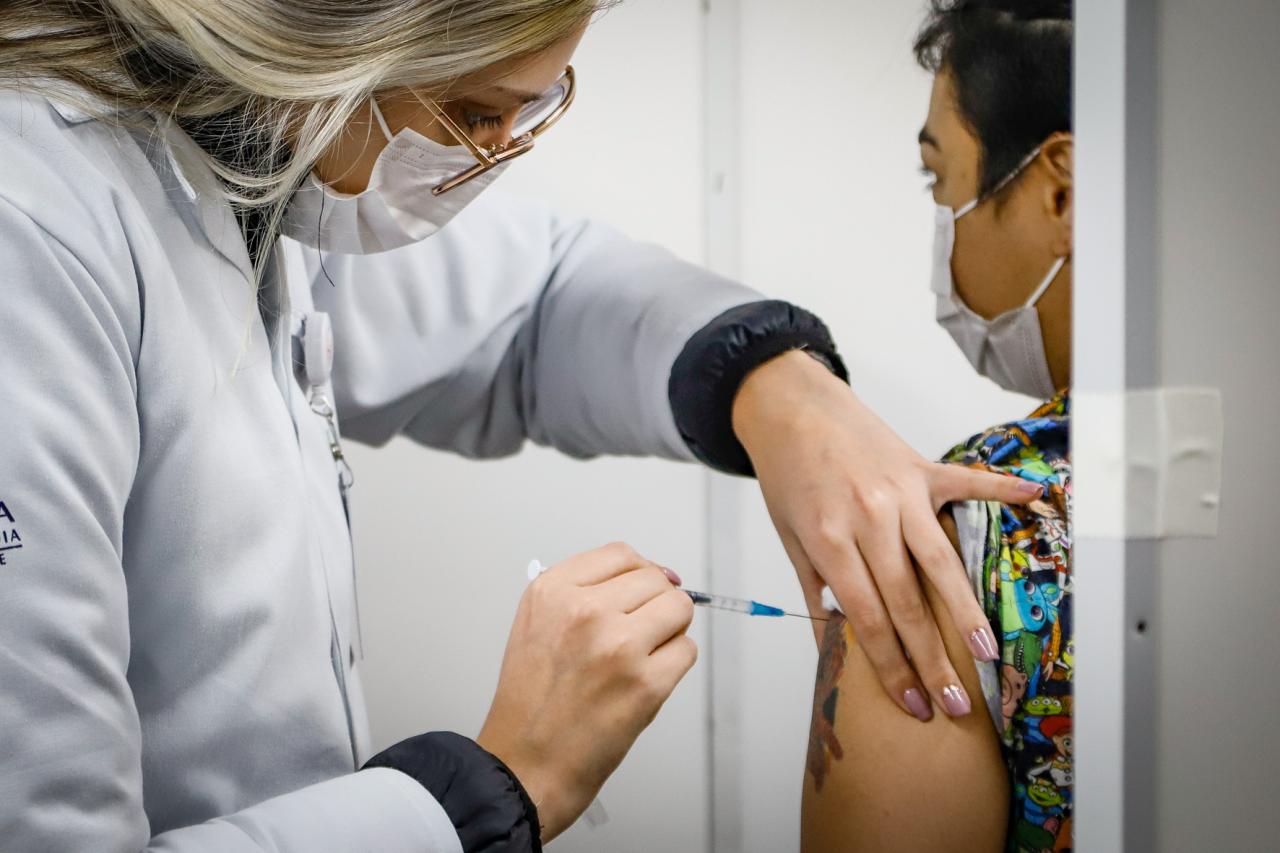 Guaíba amplia vacinação da 4ª dose contra covid-19 para maiores de 35 anos