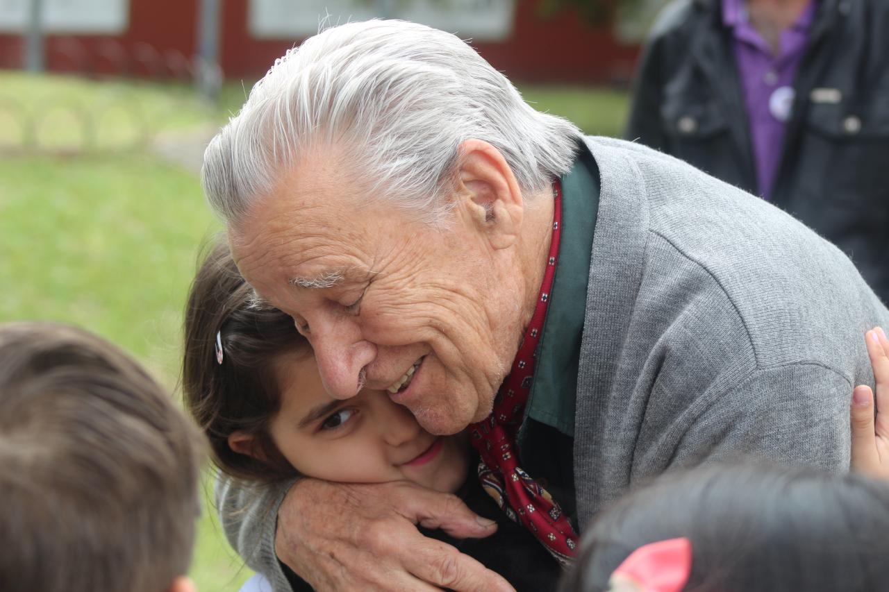 Tradicionalismo Gaston Le&atilde;o recebeu abra&ccedil;o das crian&ccedil;as da educa&ccedil;&atilde;o infantil, das alunas do Curso Normal e professores.