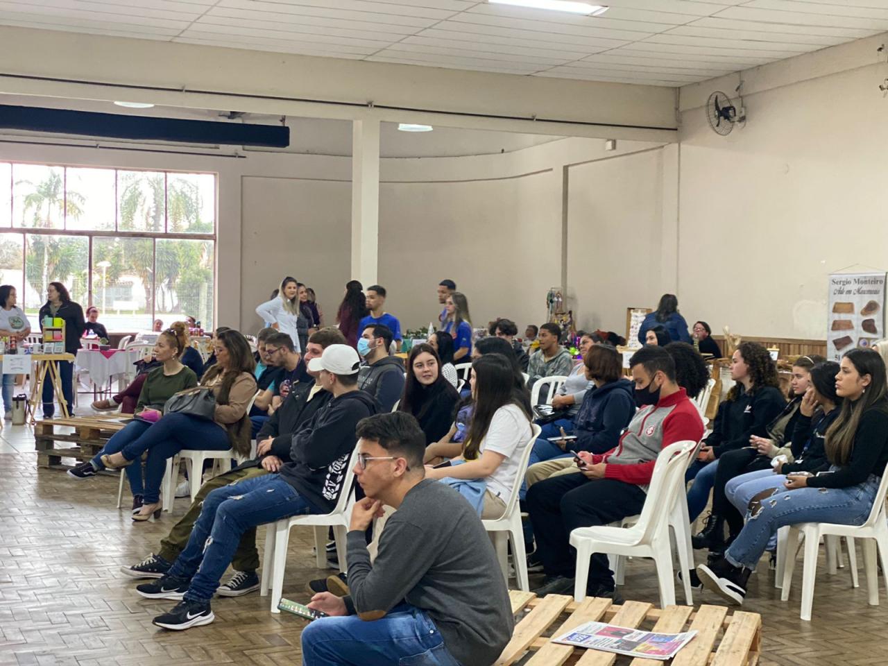Vereadora Carla Vargas realiza a 1ª Feira de Empreendedoras de Guaíba, no Itapuí