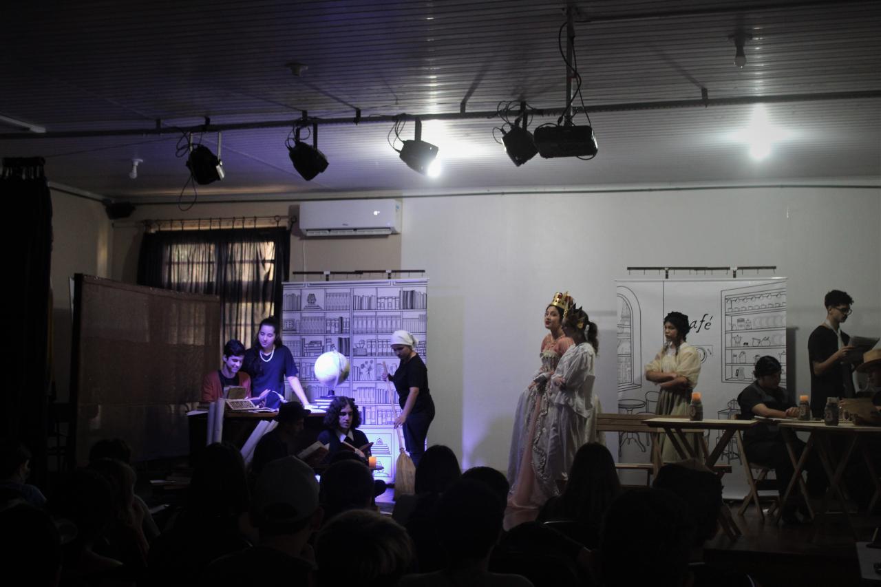 Alunos da escola Gomes Jardim estreiam a peça de teatro Confissões