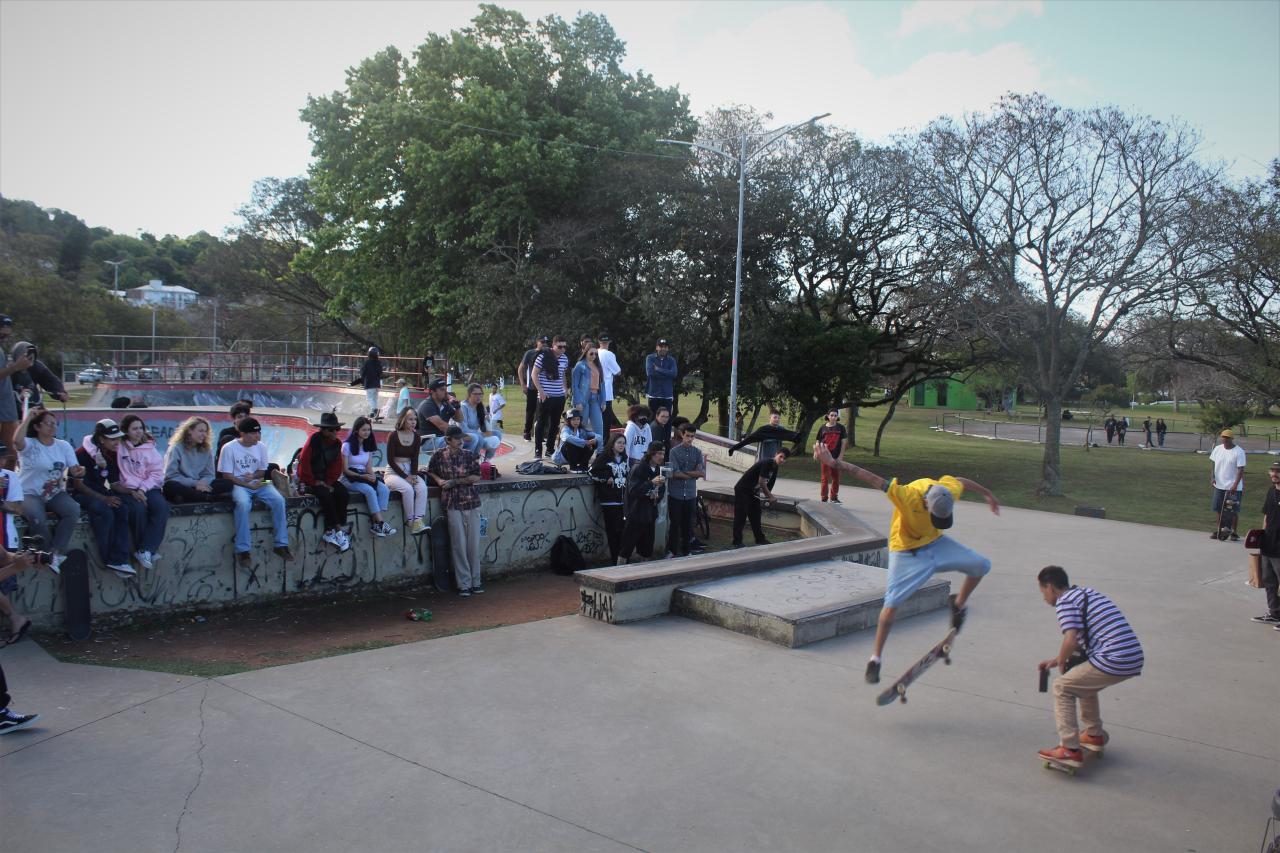 Competição movimenta a pista de skate do Parque da Juventude