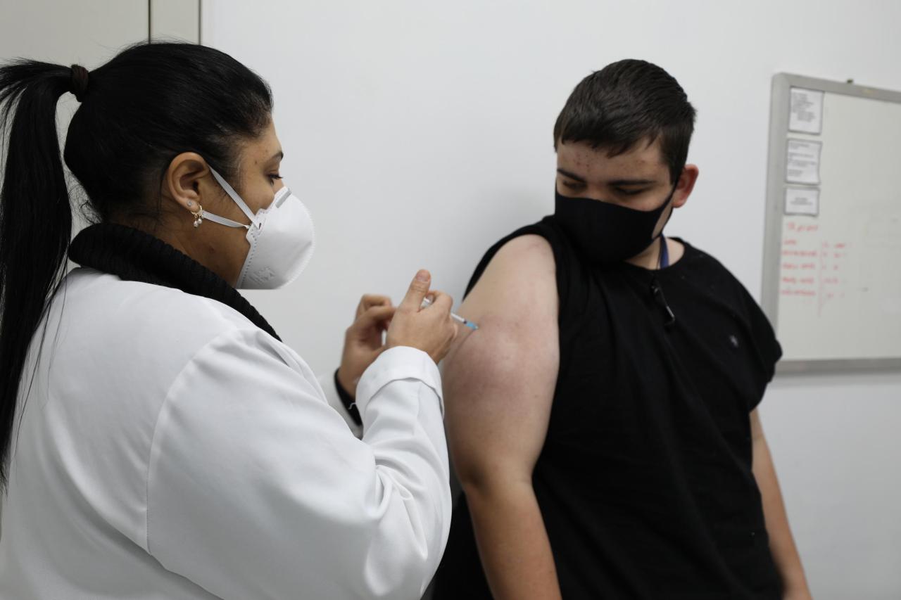 Guaíba confirma caso de meningite e salienta vacinação de adolescentes, de 11 a 14 anos