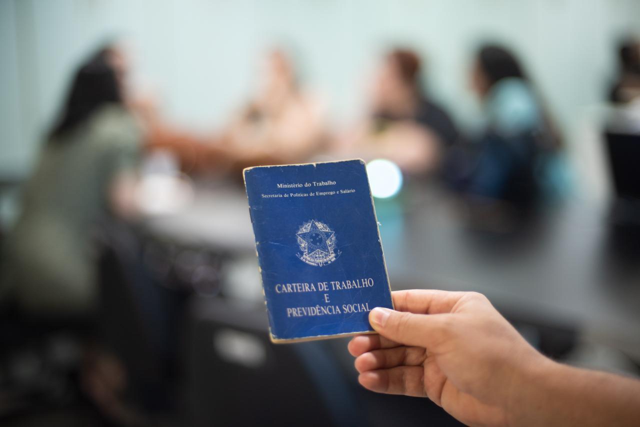 Vigilante, operador de caixa e mais: Sine Guaíba oferta 83 vagas de emprego nesta semana