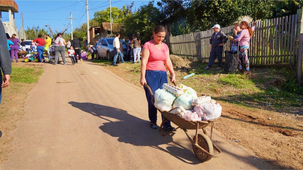 Guaíba distribui mais de 700 kits de alimentação no projeto Férias Sem Fome