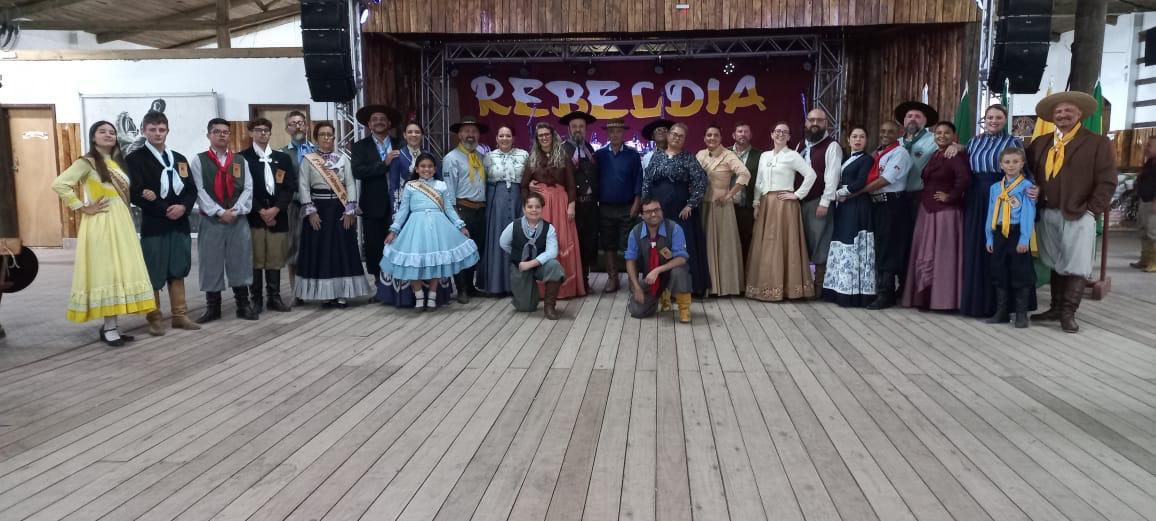 Nova diretoria do CTG Gomes Jardim toma posse