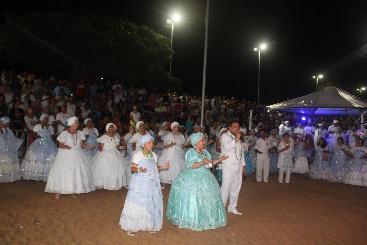 45ª Festa de Iemanjá reúne grande público na praia da Alegria