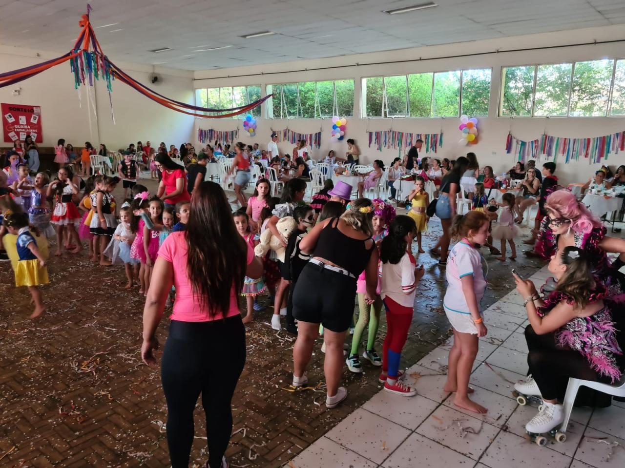 7ª Festa à Fantasia Infantil anima centenas de crianças no Itapuí
