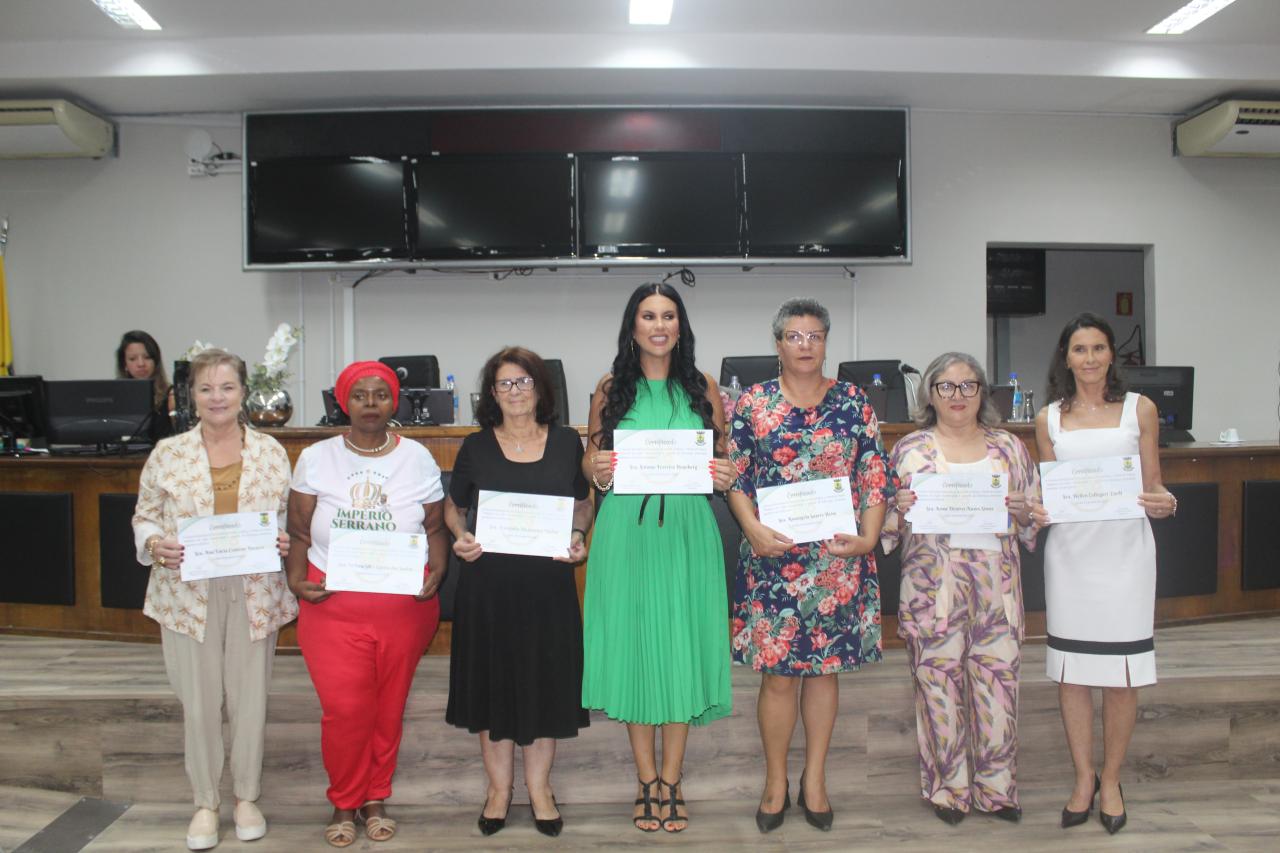 Câmara de Vereadores homenageia mulheres destaques em Guaíba