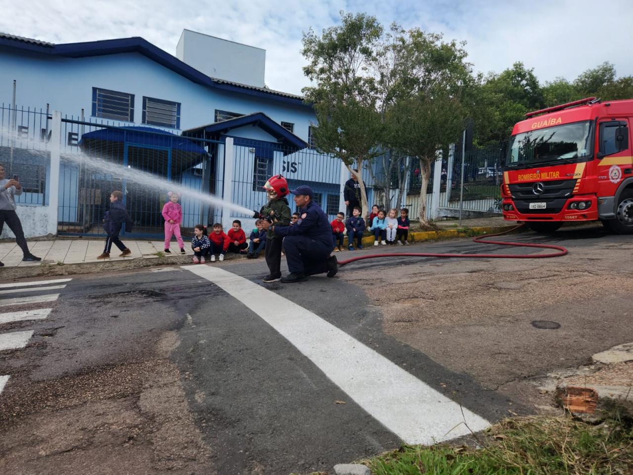 Corpo de Bombeiros realiza projeto nas escolas de Guaíba