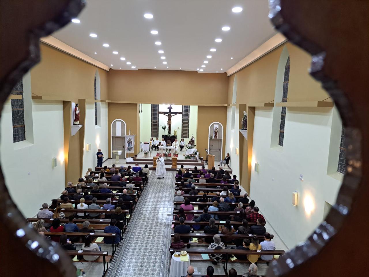 Fiéis participam da tradicional novena em honra a Nossa Senhora do Livramento