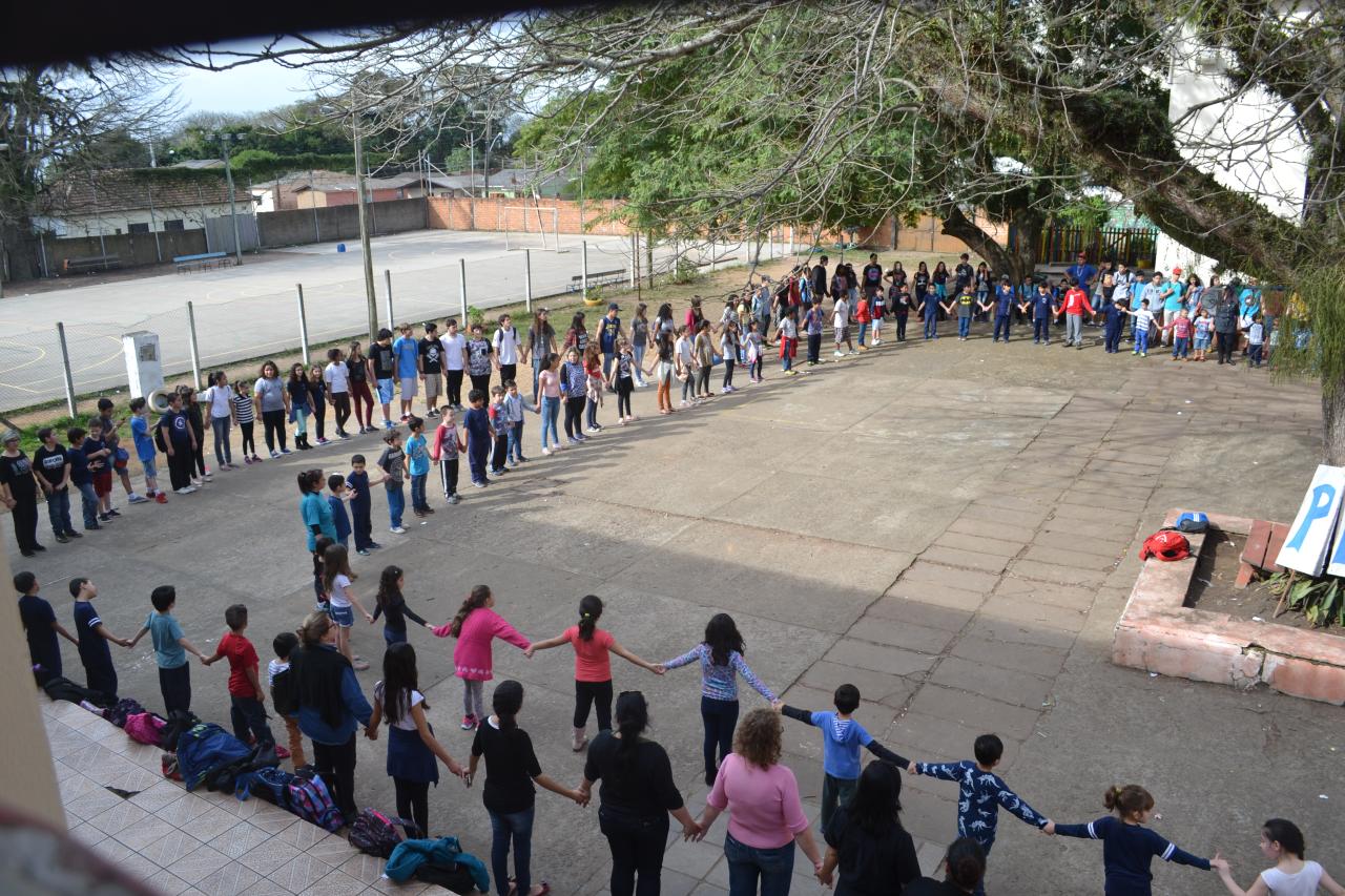 Escola Gomes Jardim completa 97 anos e começa o projeto 