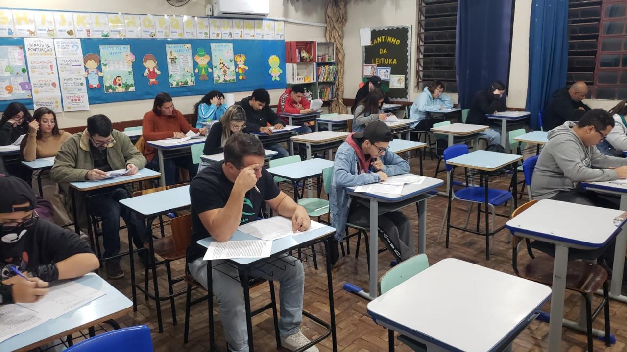 Escola Gomes Jardim divulga os aprovados na prova do curso de Administração
