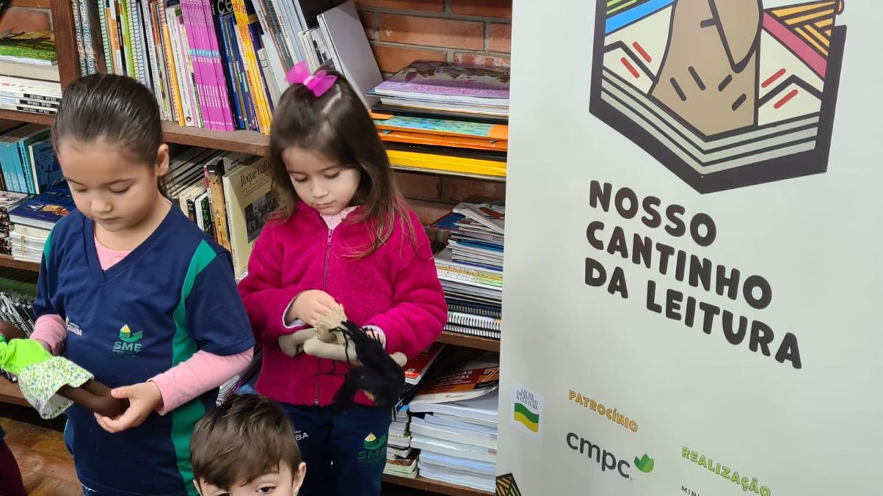 Projeto entrega novos cantinhos da leitura em escolas de Guaíba 
