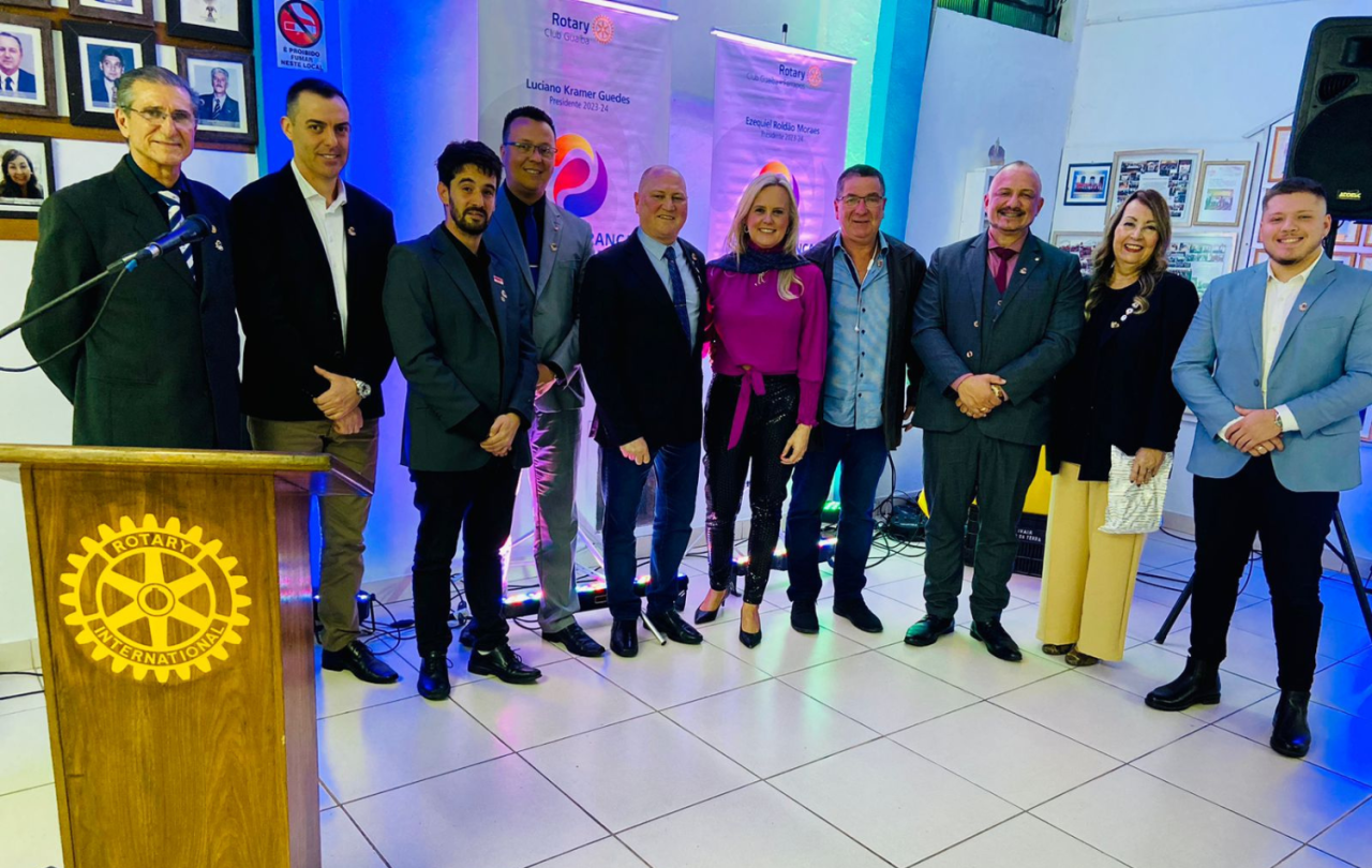 Rotary Clubs de Guaíba empossam nova diretoria
