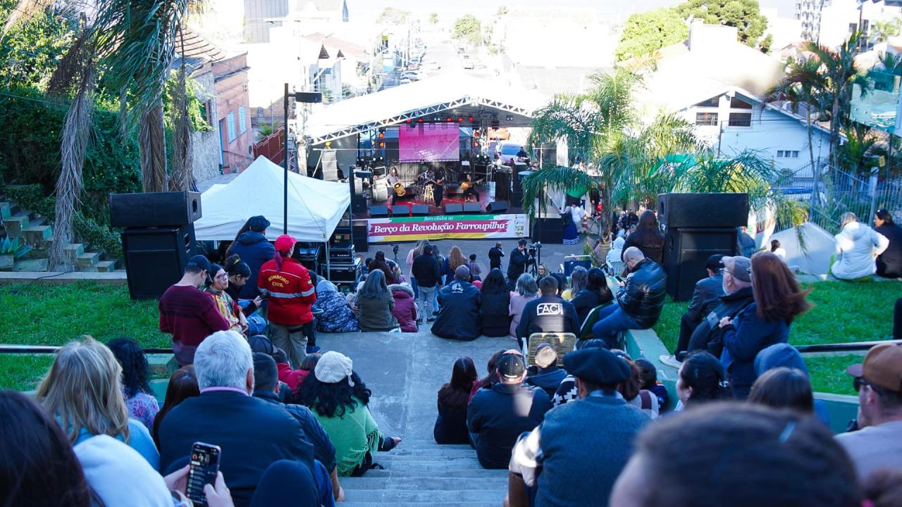 Com Renato Borghetti e Jairo Lambari, 2º Chimarreando na Escadaria atrai grande público