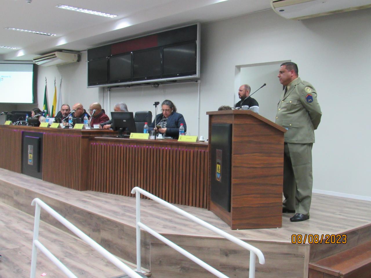 Fardado, policial militar Márcio Correa dos Santos assume cadeira na Câmara de Vereadores