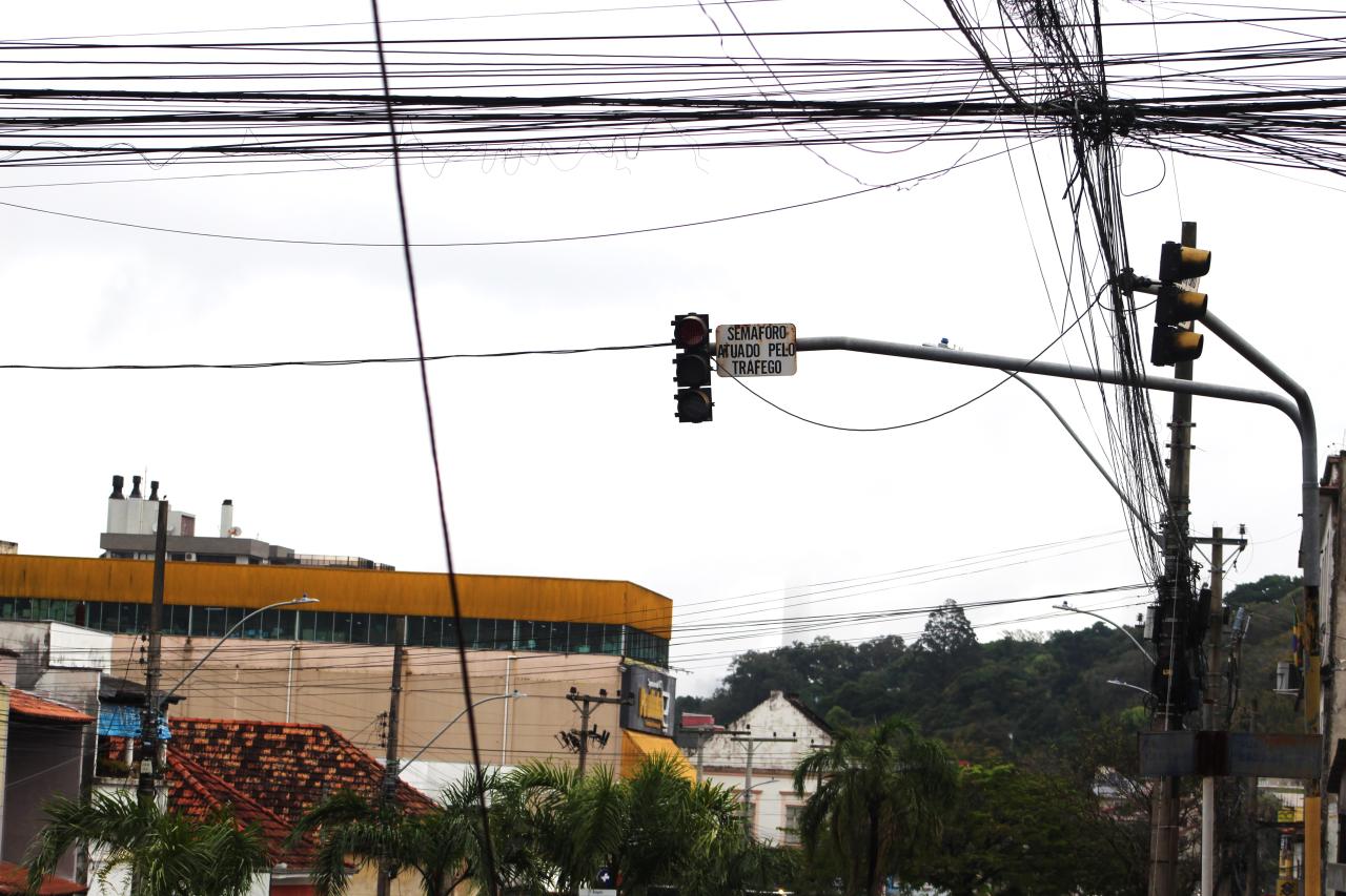 Novas sinaleiras devem ser instaladas em até 10 dias, diz secretário de Mobilidade Urbana