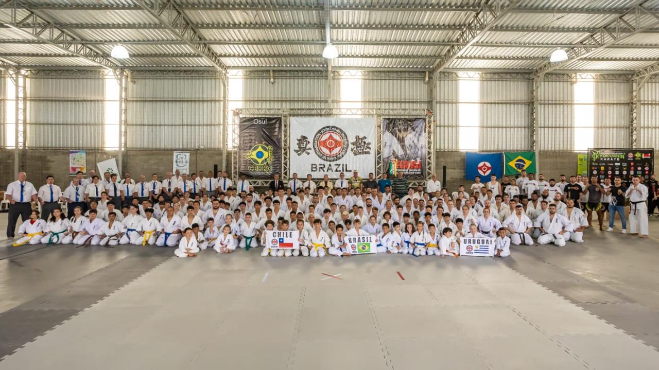 190 atletas participam do Campeonato Brasileiro de Karate Kyokushin e Kickboxing em Guaíba
