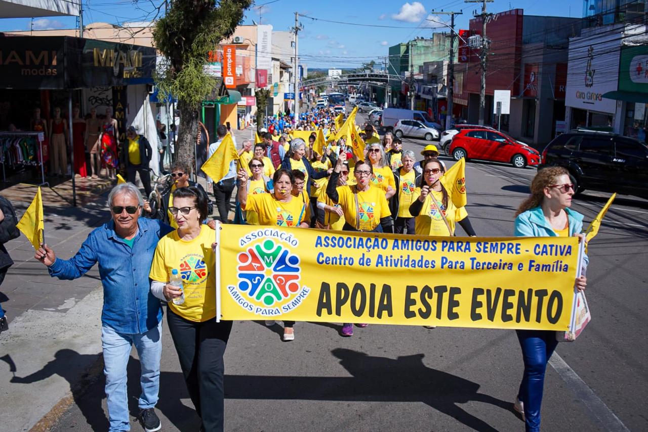 Caminhada abre programação da Semana Municipal da Pessoa Idosa de Guaíba