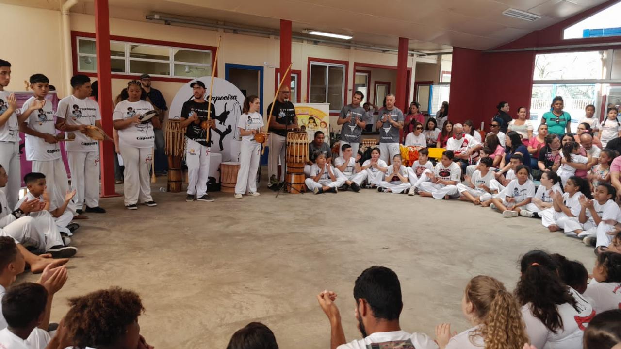 Projeto na escola Noely Varella, em Guaíba, ensina capoeira para crianças de até 5 anos