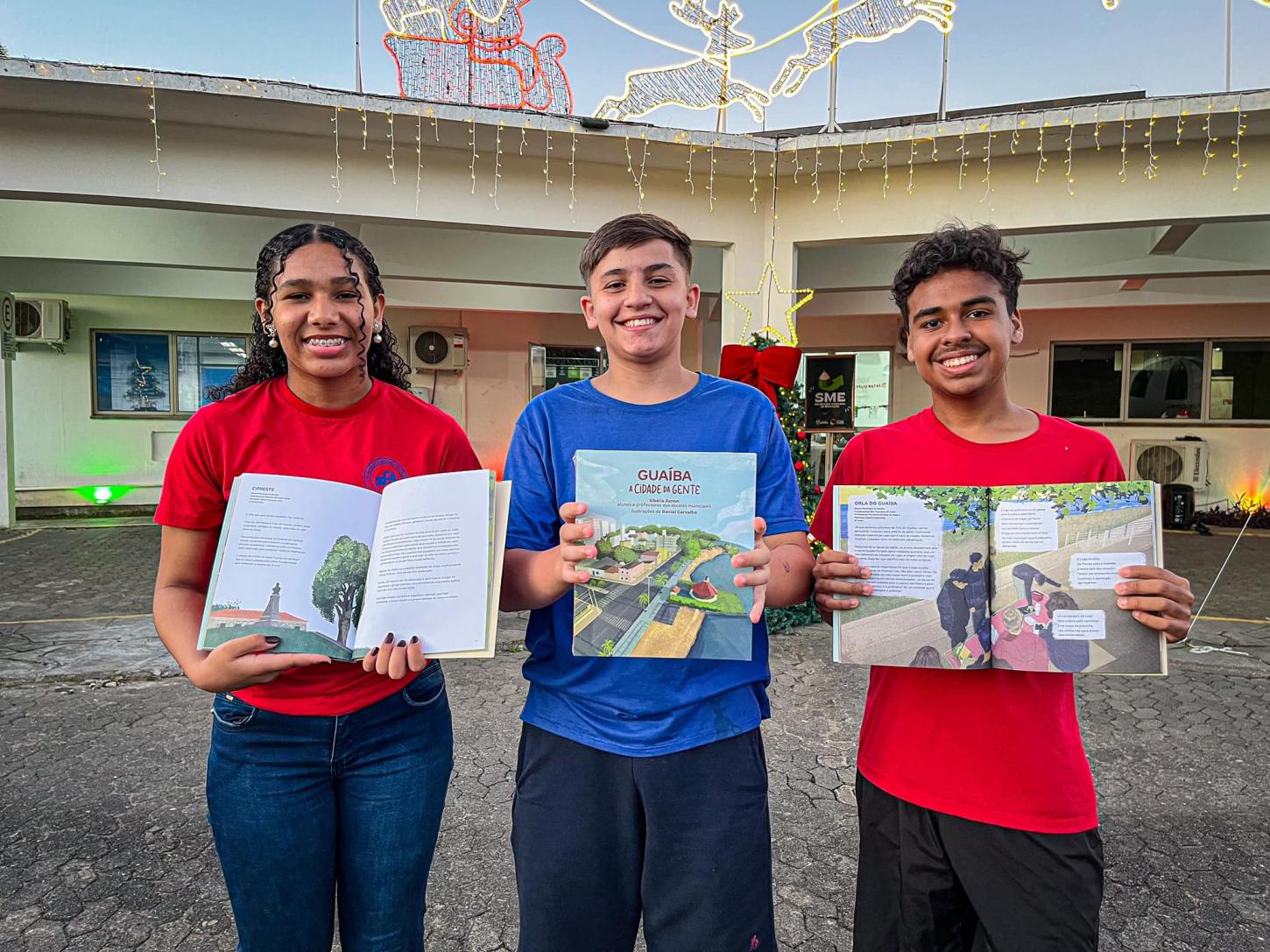 Alunos das escolas municipais lançam o livro 