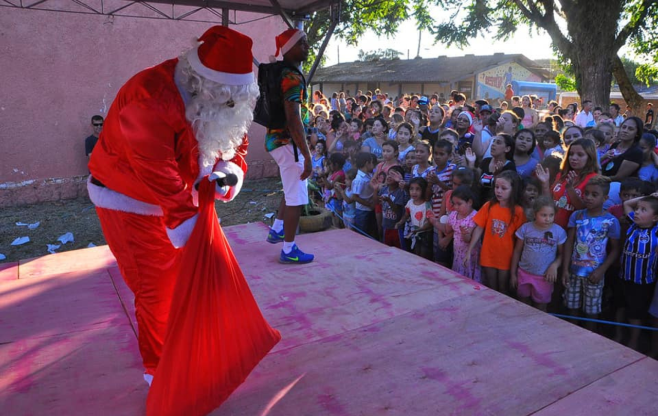 Moradores arrecadam brinquedos para tradicional festa de Natal da São Jorge; veja como doar