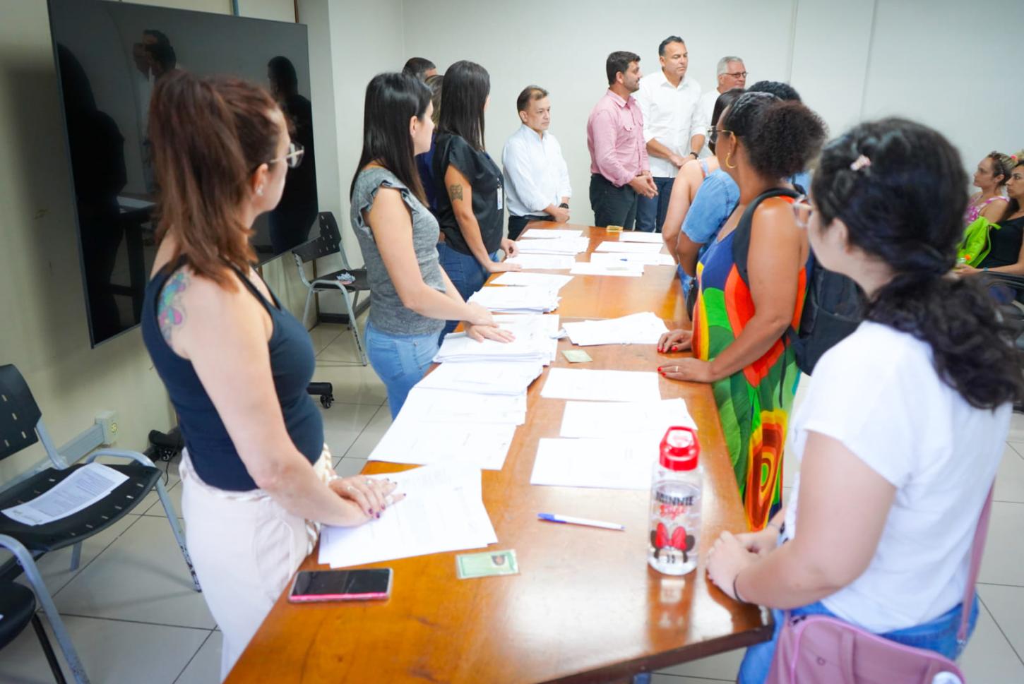 Prefeitura de Guaíba recebe primeiros aprovados do concurso público da Educação