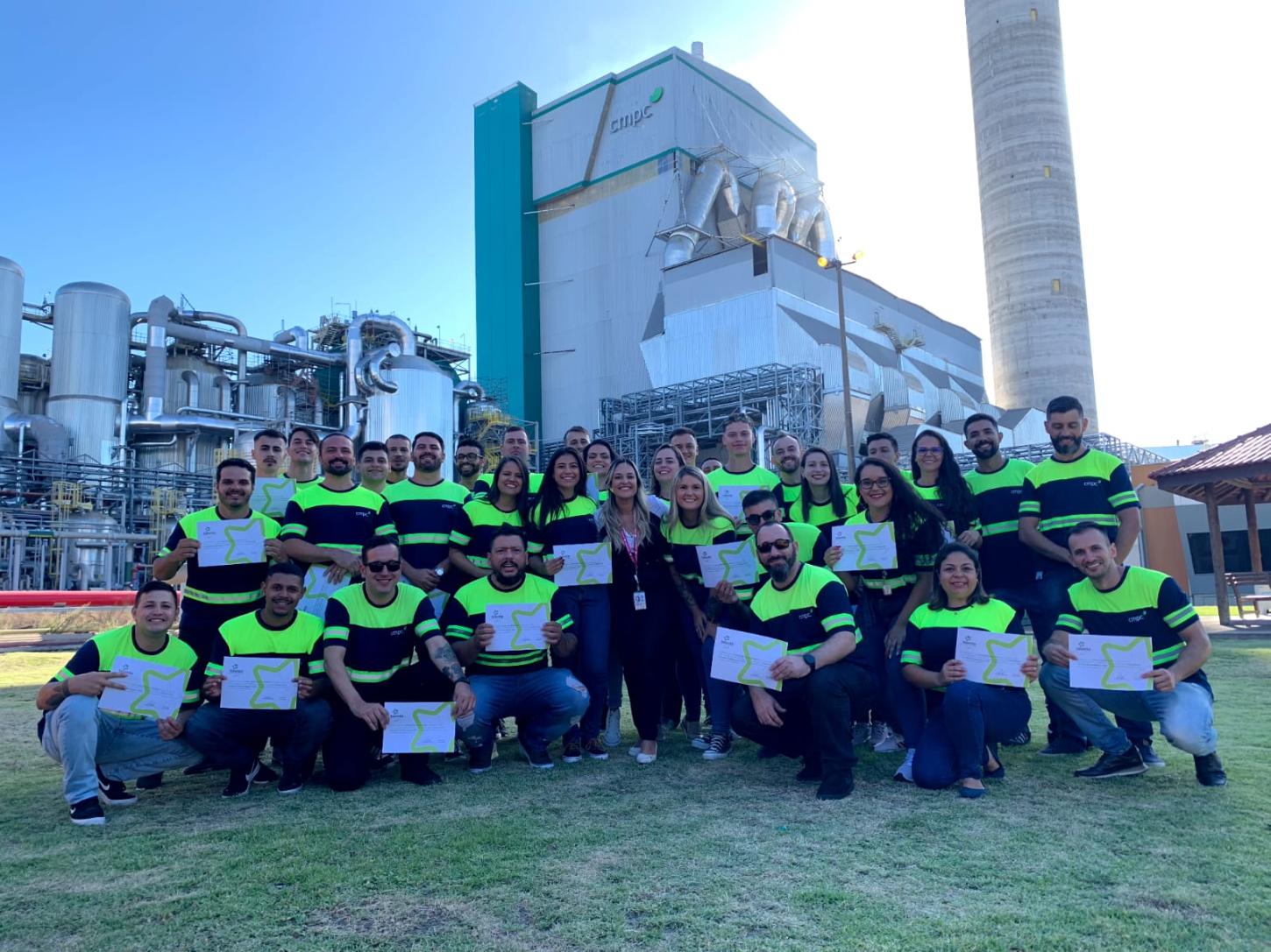 CMPC forma nova turma de operadores e assegura contratação de profissionais