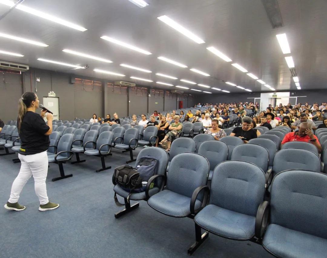 Assembleia do Sindicato dos Professores Municipais trata do pagamento do piso nacional