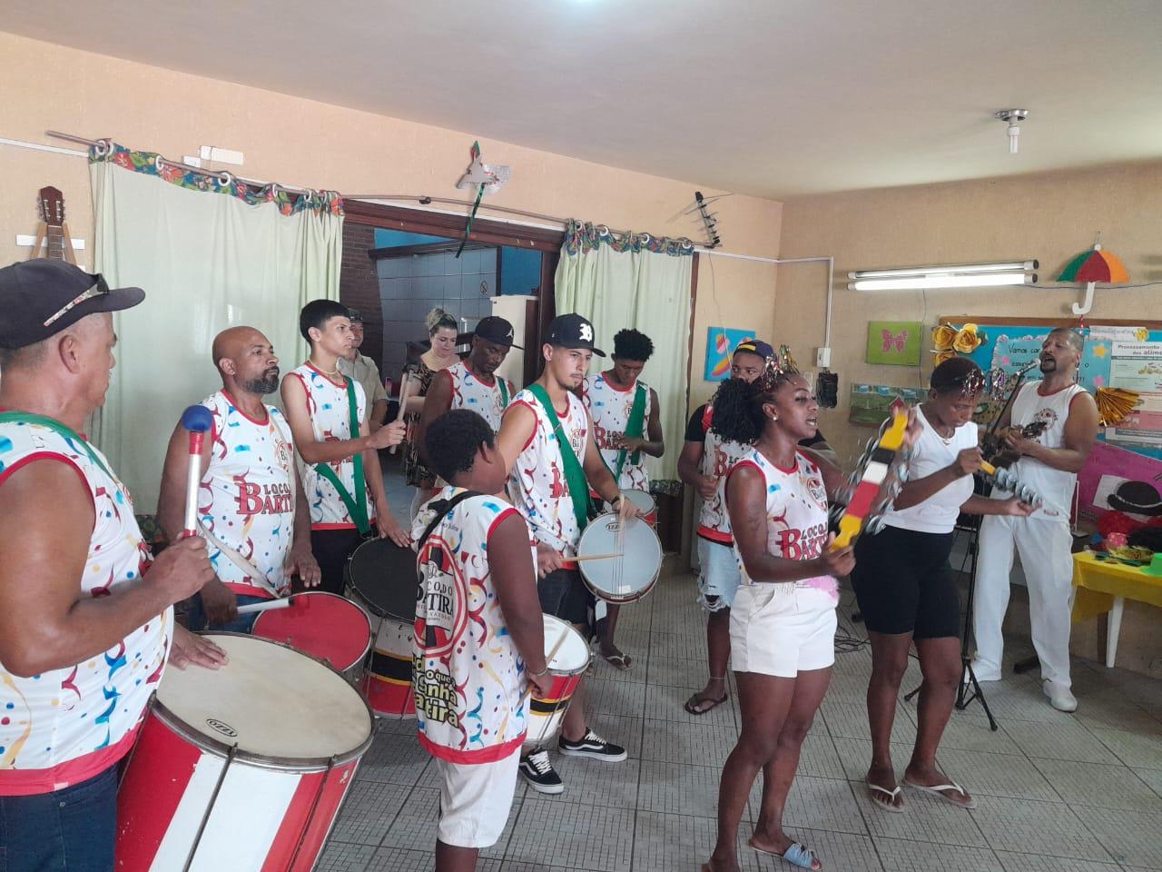 Bloco do Bartira anima o Carnaval dos pacientes do CAPS Viver