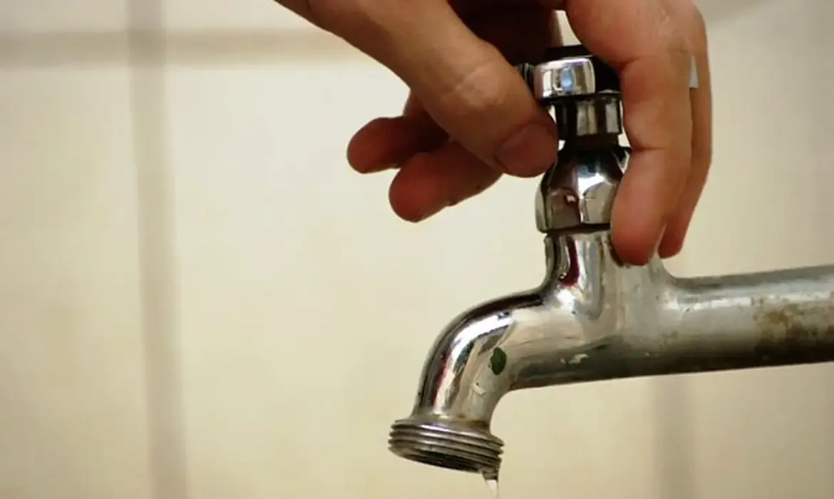 Abastecimento no bairro Pedras Brancas será normalizado até o meio-dia, diz Corsan