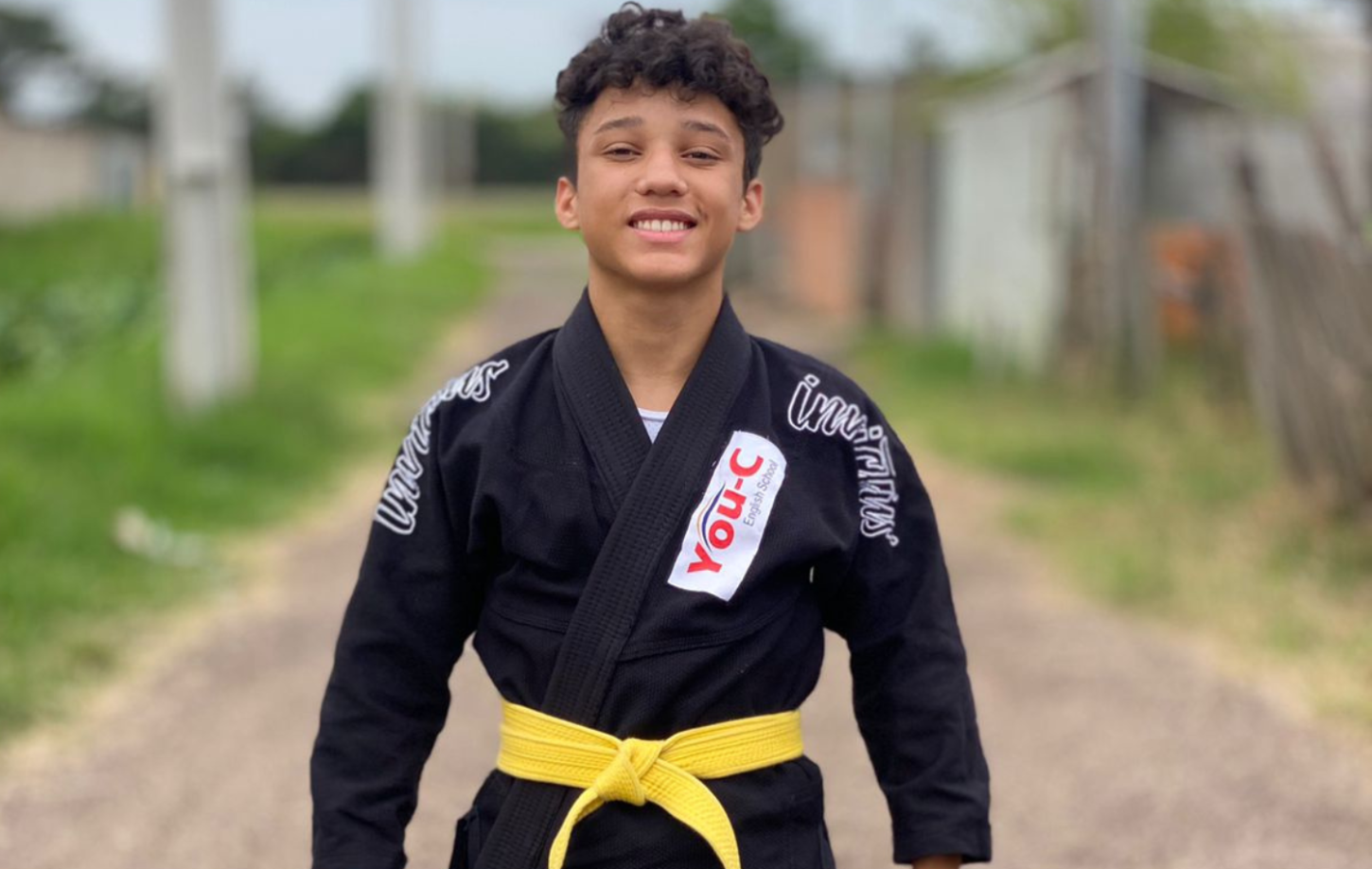 Atleta guaibense Bryan Porto vende paçocas para participar de campeonatos de Jiu-Jítsu