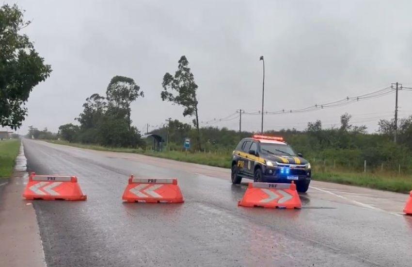 BR-290, entre Porto Alegre e Eldorado do Sul, é liberada para viagens estritamente necessárias