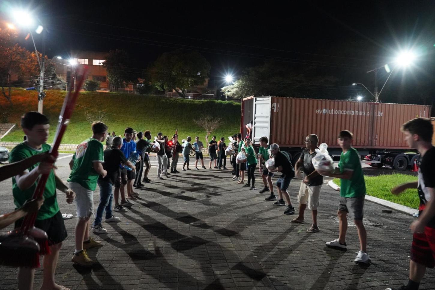 Guaíba recebe cerca de 20 toneladas de alimentos de empresários de Santa Catarina
