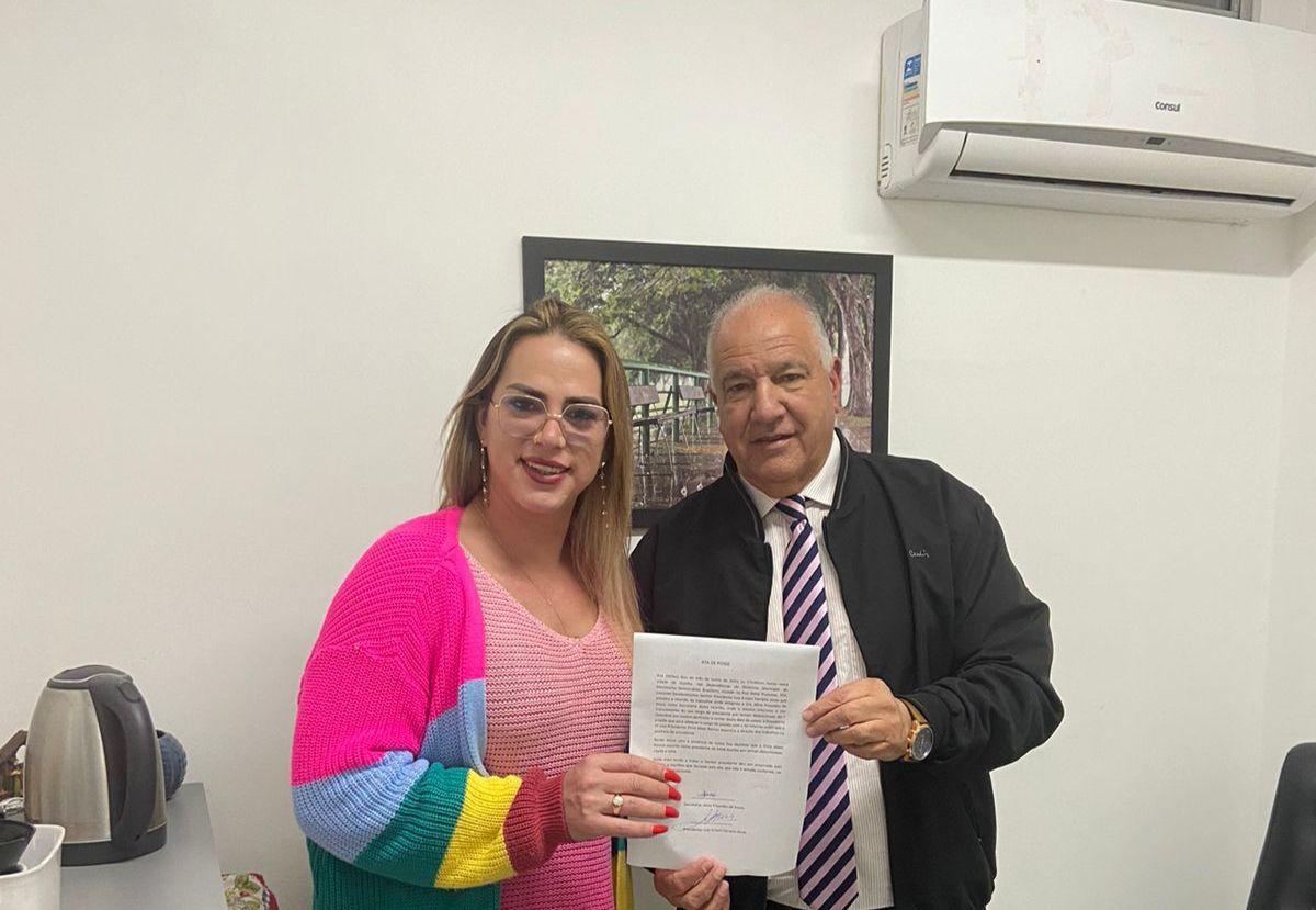 Assistente social Chris Allves é a primeira mulher trans no Brasil a assumir a presidência do MDB