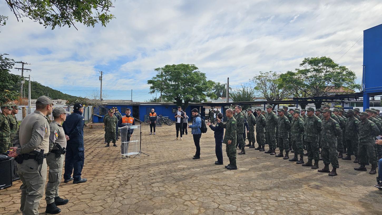 Marinha do Brasil conclui reforma da escola Santa Rita de Cássia