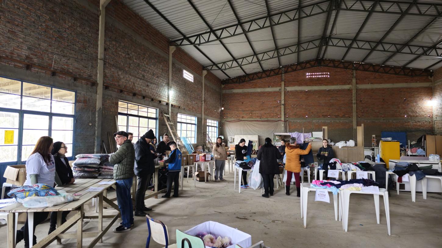 Ação de inverno do Arrecadadores de Sorrisos triplica doações para as famílias da Nova Guaíba