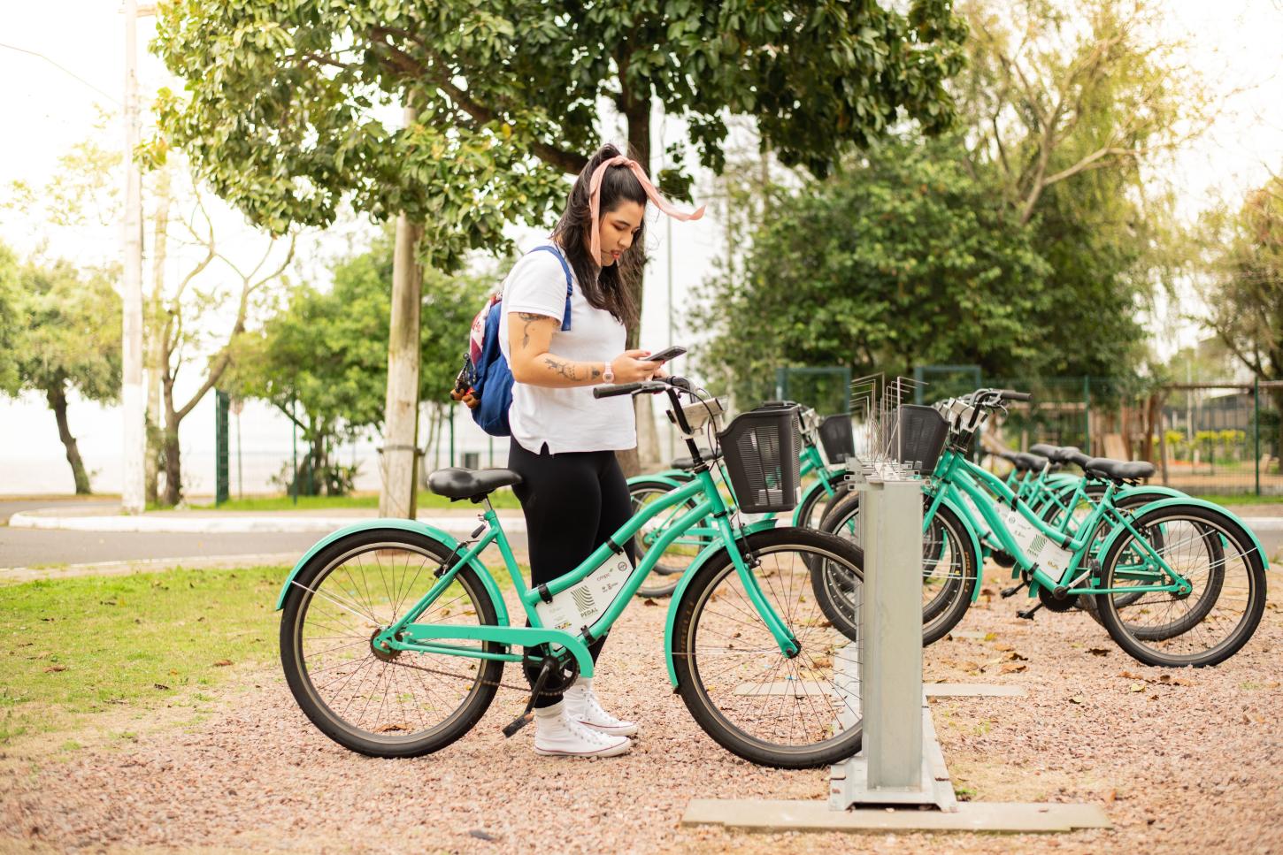 Guaíba ganha cinco estações de bicicletas para uso gratuito; veja como se cadastrar