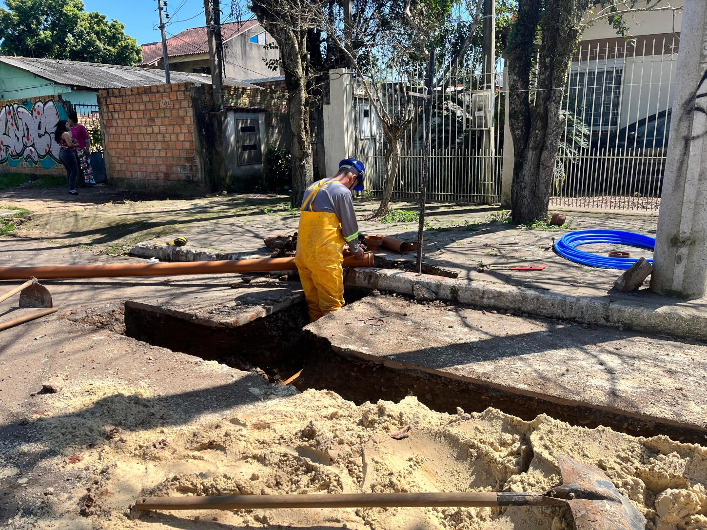 Corsan investe R$ 590 mil em novas redes de esgoto no bairro Alvorada