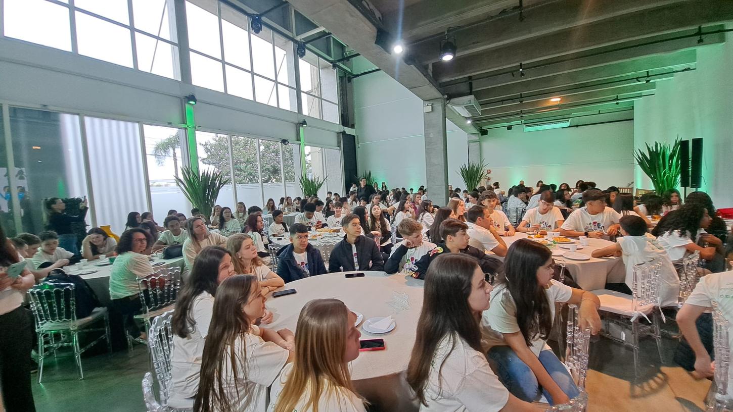 Estudantes participam do Encontro de Intercooperação das Cooperativas Escolares, do Sicredi
