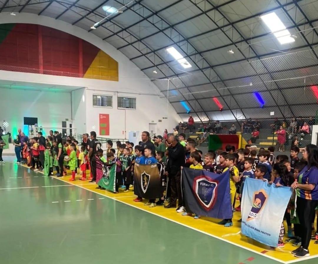 FM Cartola e Ação Desperta A vencem o Campeonato Municipal de Futsal das Escolinhas