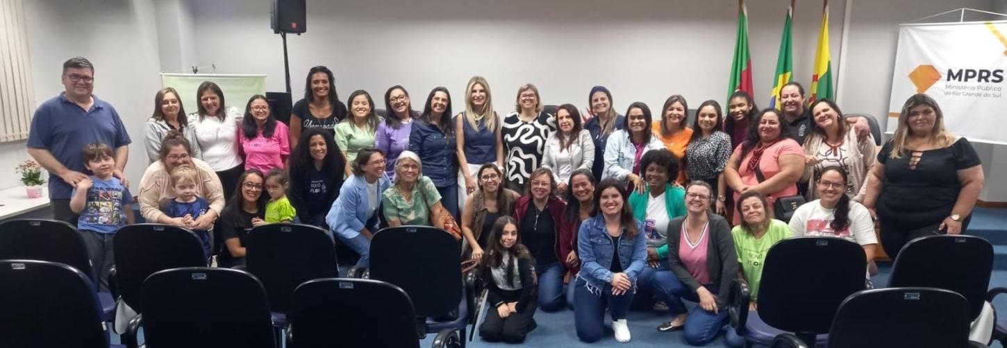 3º seminário da escola Vovó Flor debate o uso excessivo de telas na educação infantil