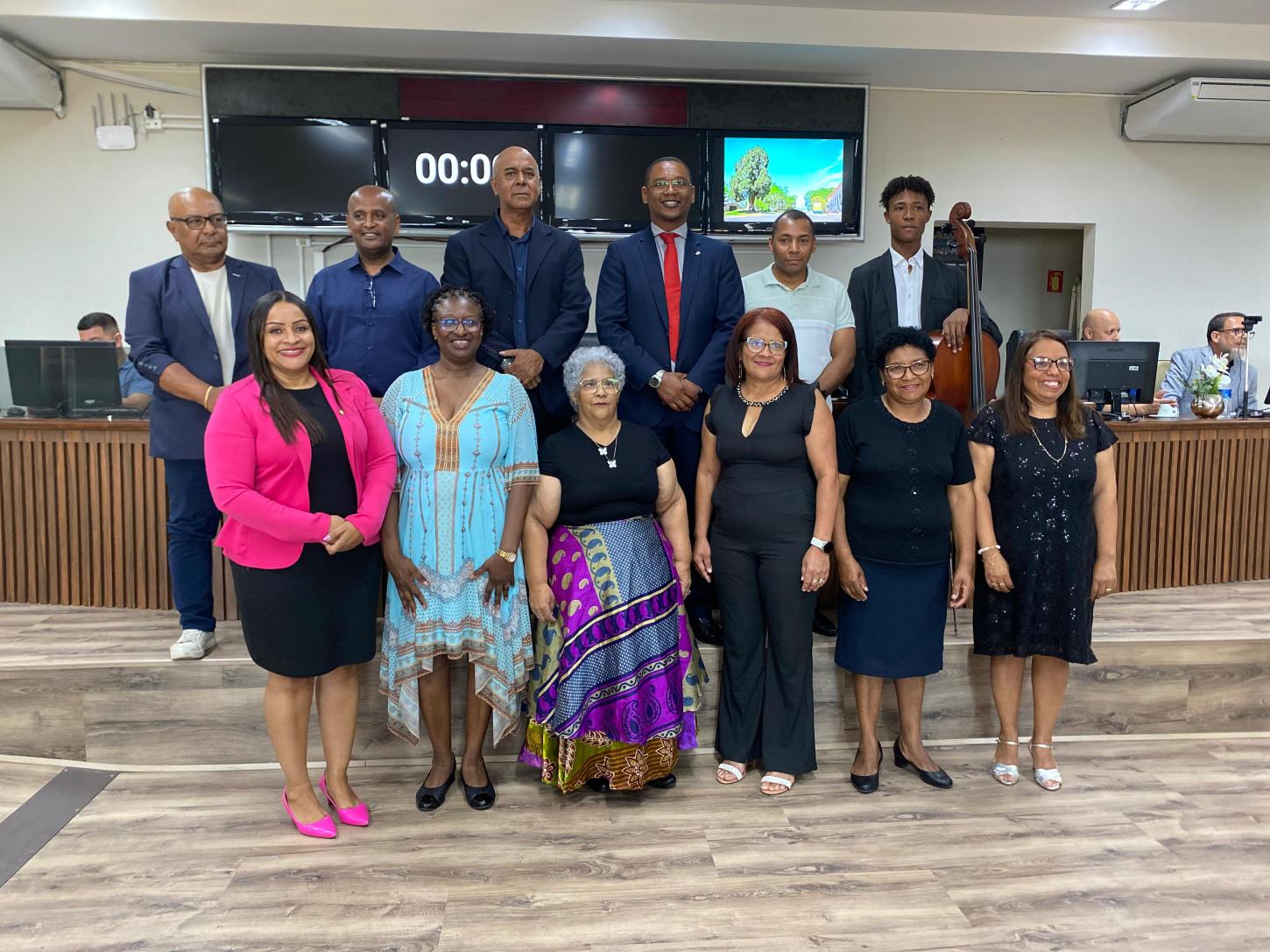 Câmara de Vereadores de Guaíba homenageia personalidades negras