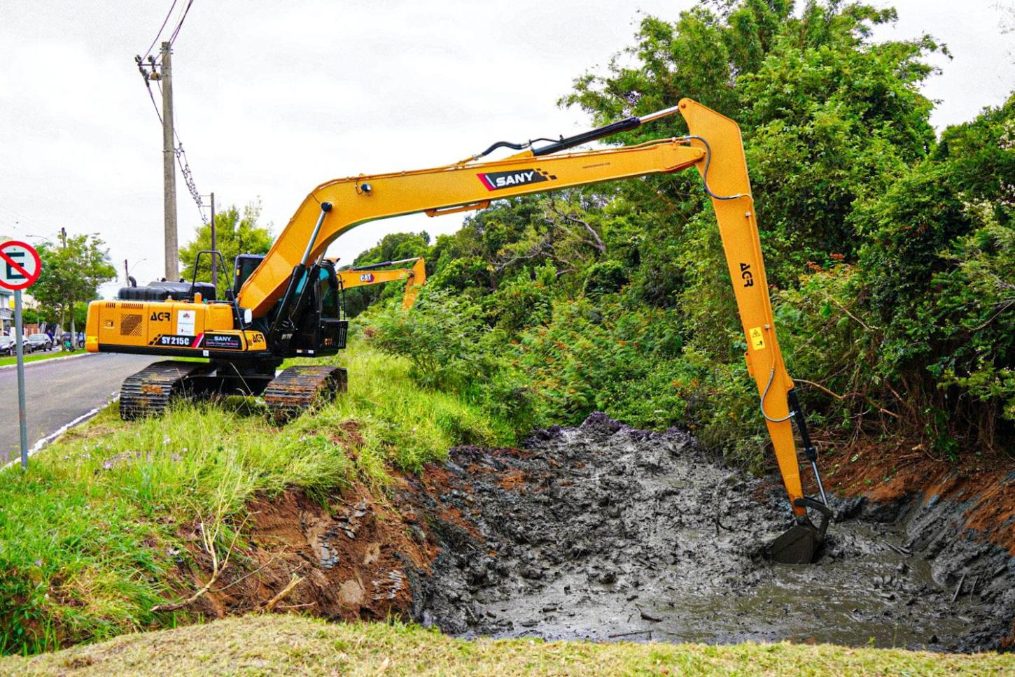 Guaíba inicia obras do Programa de Desassoreamento do Rio Grande do Sul na avenida Ivo Lessa
