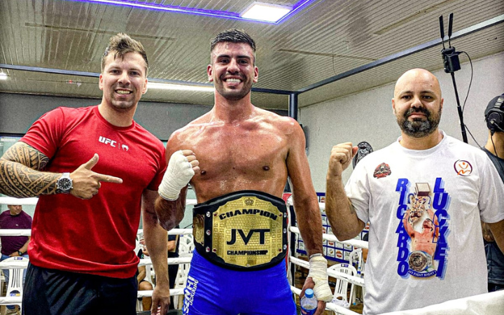 Atleta guaibense Ricardo Luckei conquista cinturão de Kickboxing em Caxias do Sul