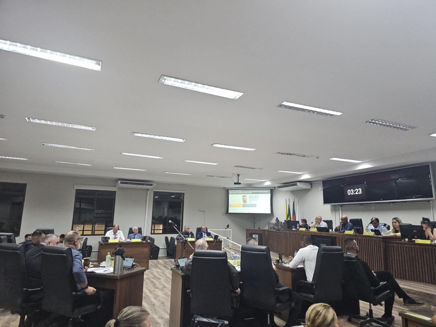Câmara de Guaíba aprova reajuste de 5% para servidores públicos, mas decisão divide opiniões